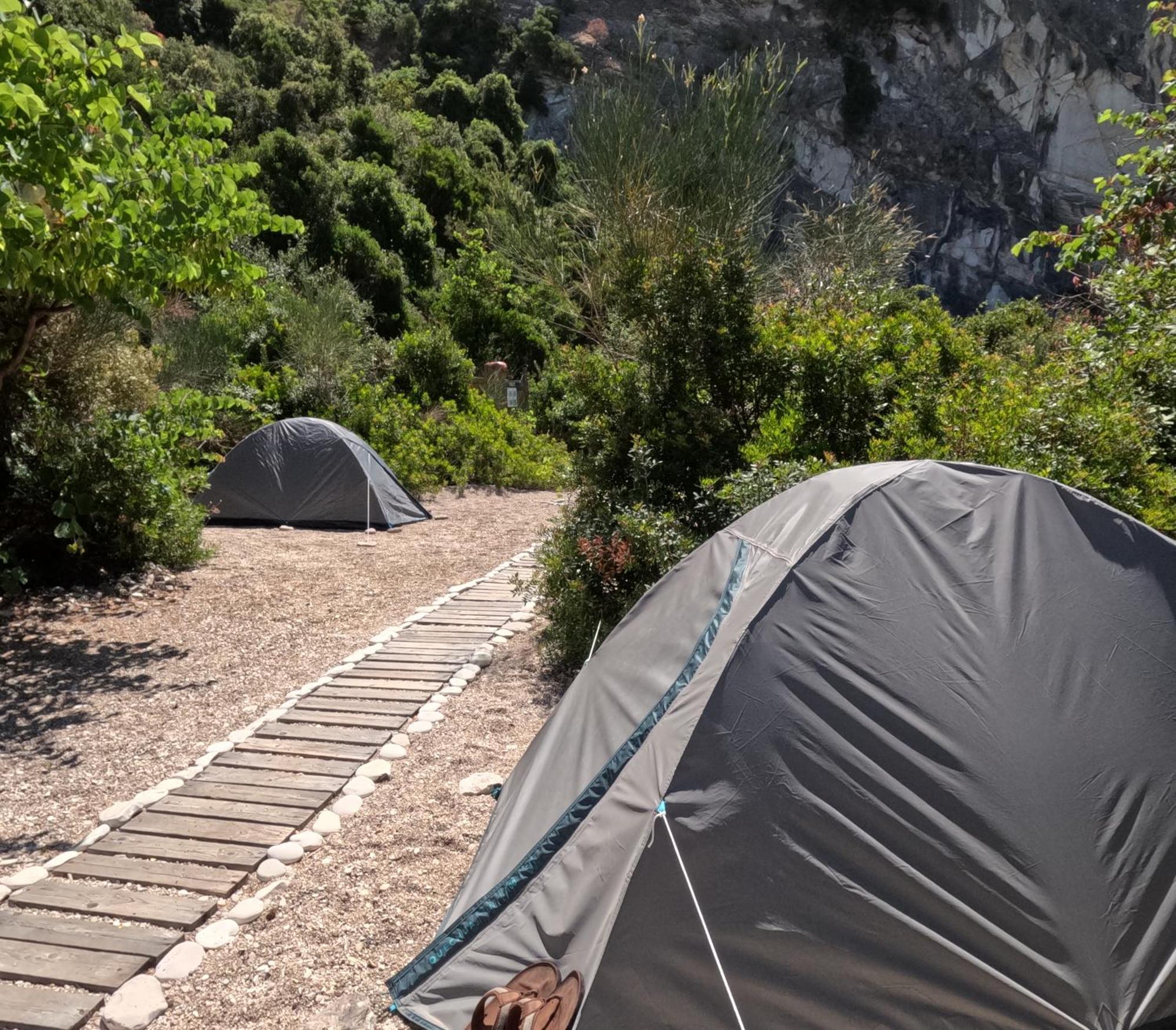 Lost Paradise Eco Camping Himare Bagian luar foto