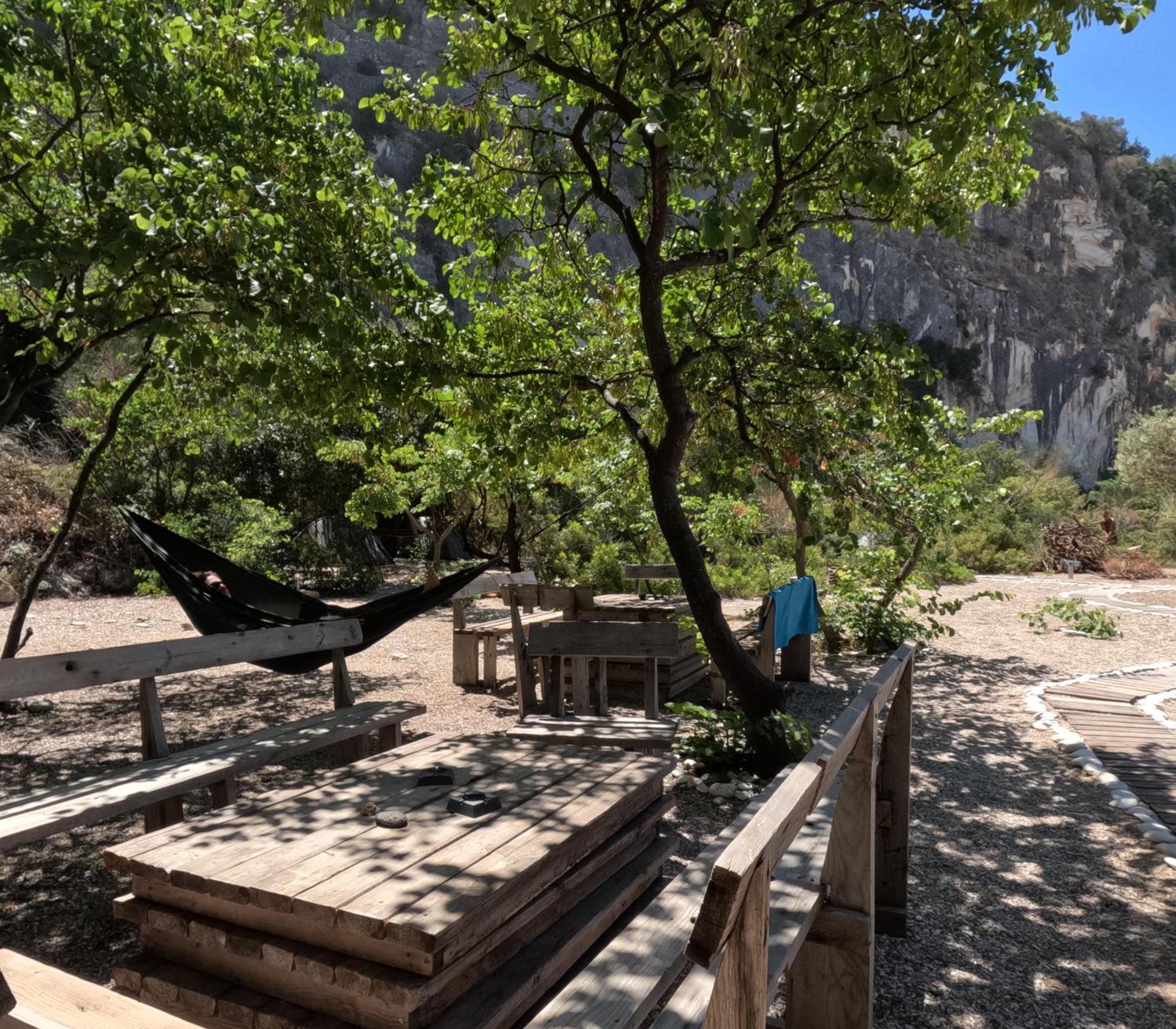 Lost Paradise Eco Camping Himare Bagian luar foto