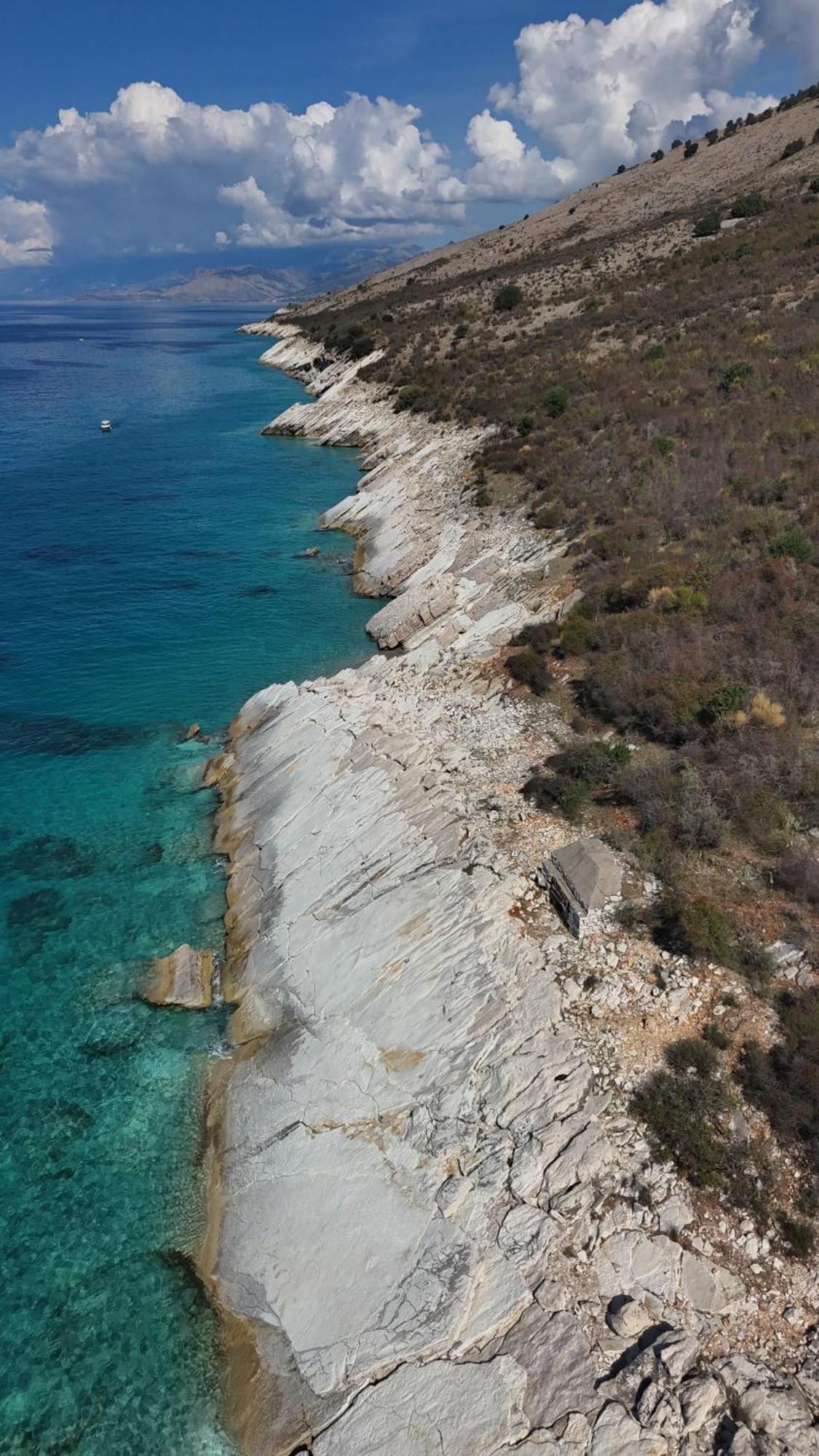 Lost Paradise Eco Camping Himare Bagian luar foto