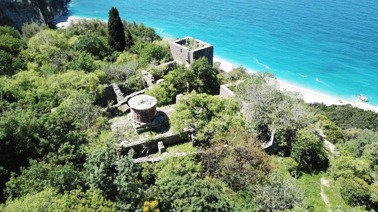 Lost Paradise Eco Camping Himare Bagian luar foto