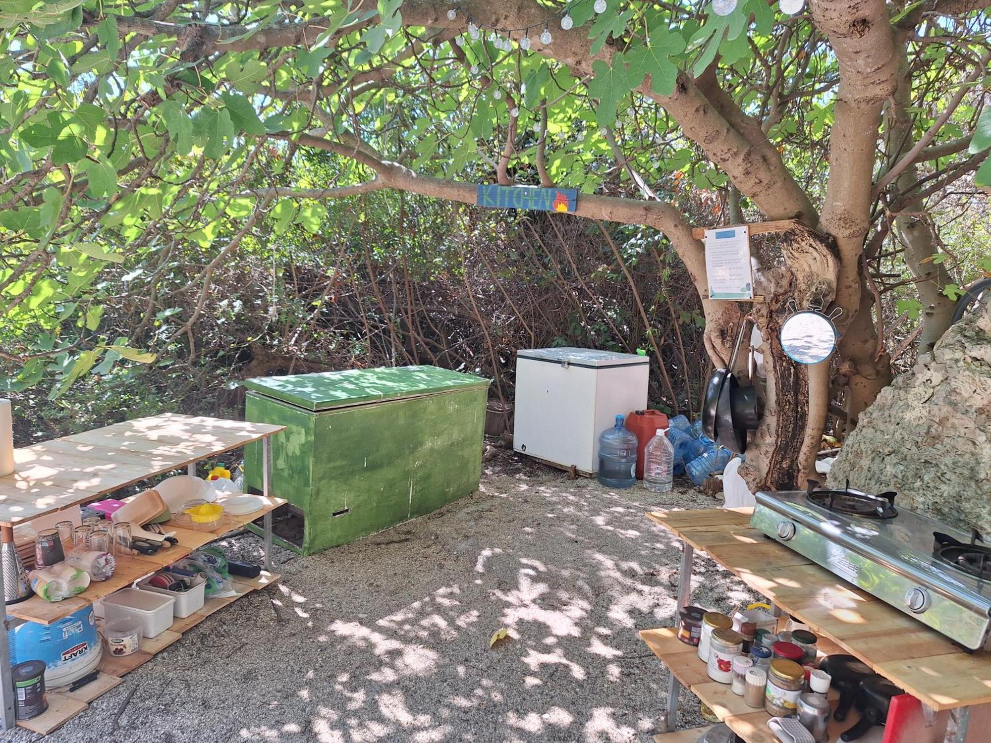 Lost Paradise Eco Camping Himare Bagian luar foto